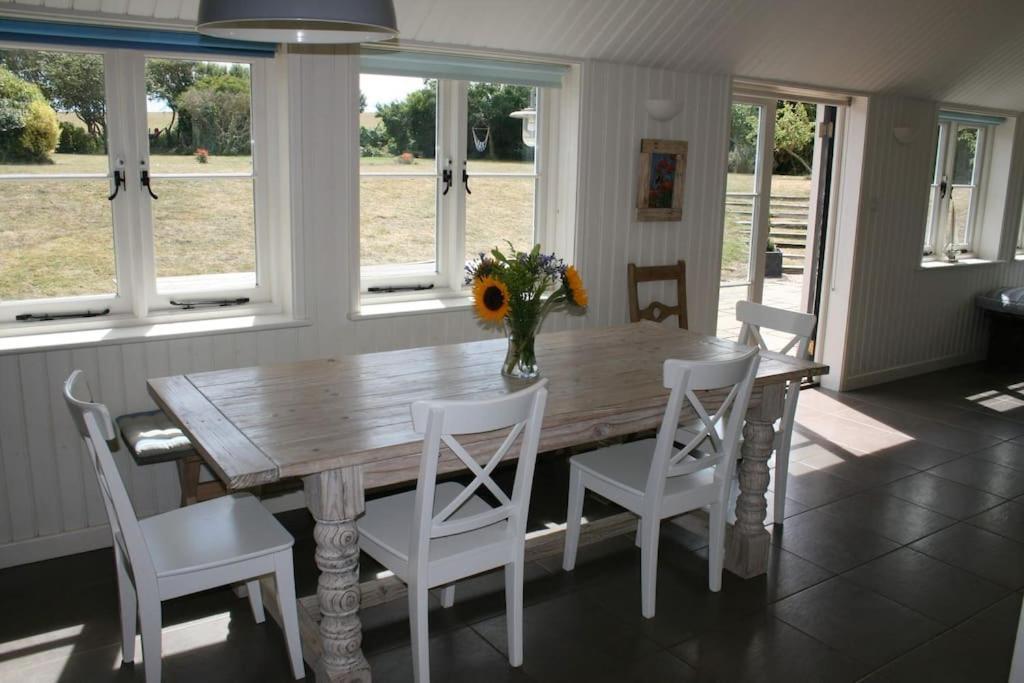 Greystone Cottage - Sea Views, Short Stroll To A Beautiful Sandy Beach Brook  Luaran gambar